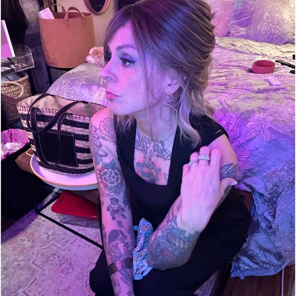 Meet your Posher, Sara - Picture 16 of 16